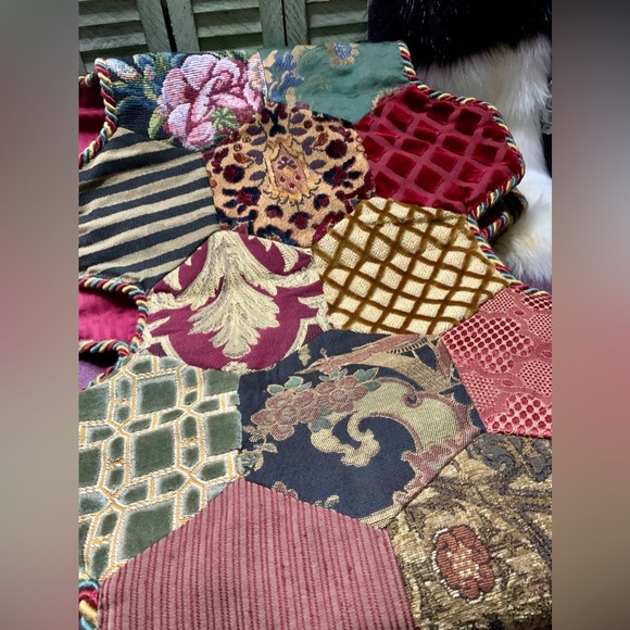 🍀CAMINO DE MESA DE RETAZOS,ESTILO VICTORIANO 🌺ECHO A MANO🍀TELA VINTAGE🍀#700 - Picture 11 of 17